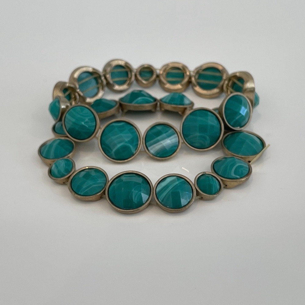 TWO GREEN COSTUME JEWELRY EXPANDABLE BRACELETS